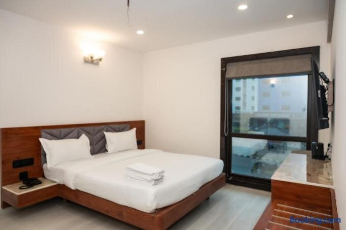 Gold Inn Exotica