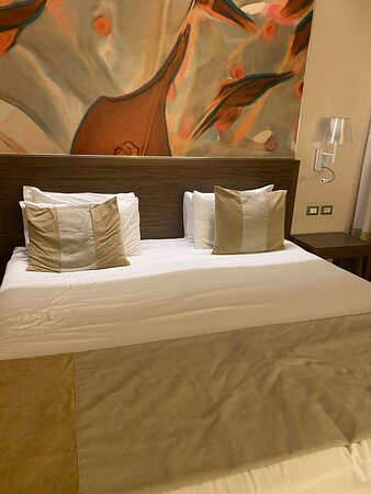 华美达米兰大酒店主图