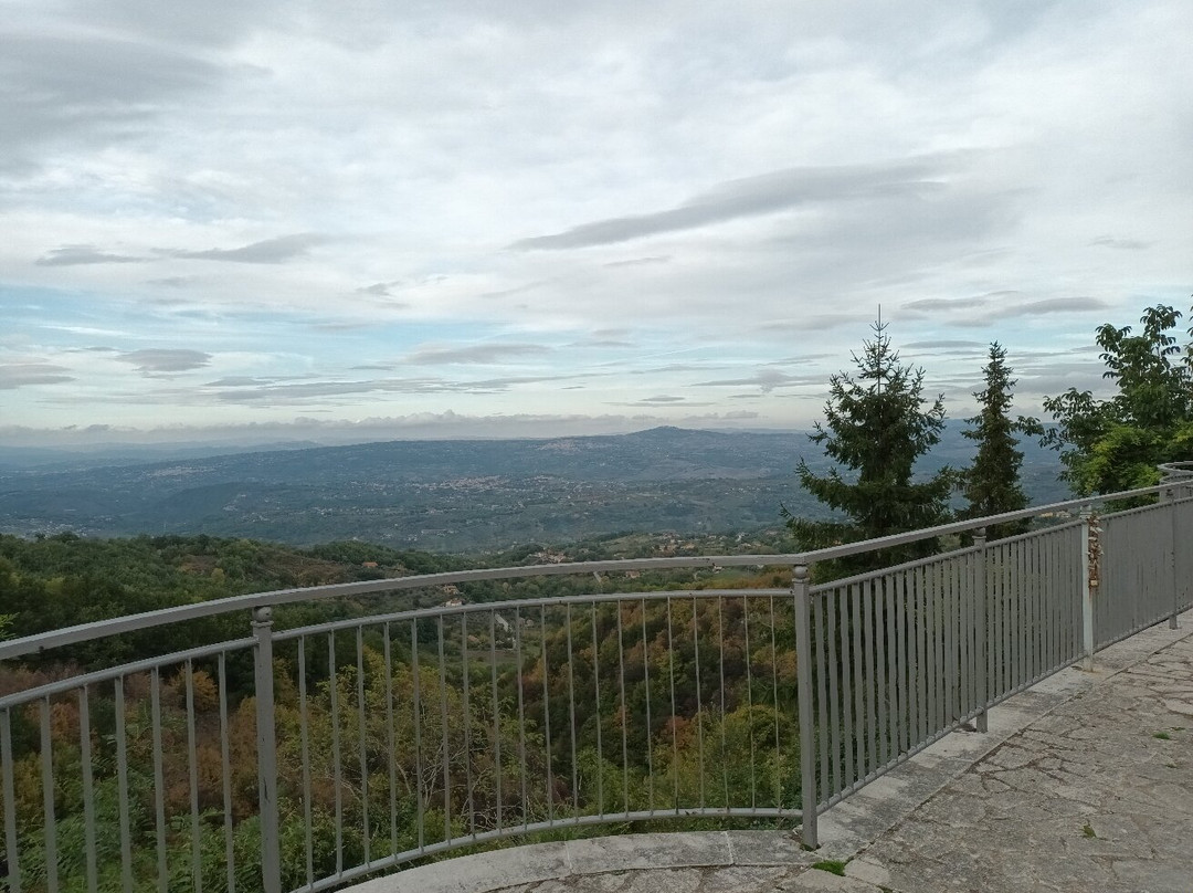 Punto panoramico Montemarano-Montemarano必去景点