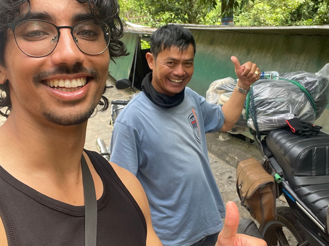 Hai Van Pass Riders-顺化必去景点