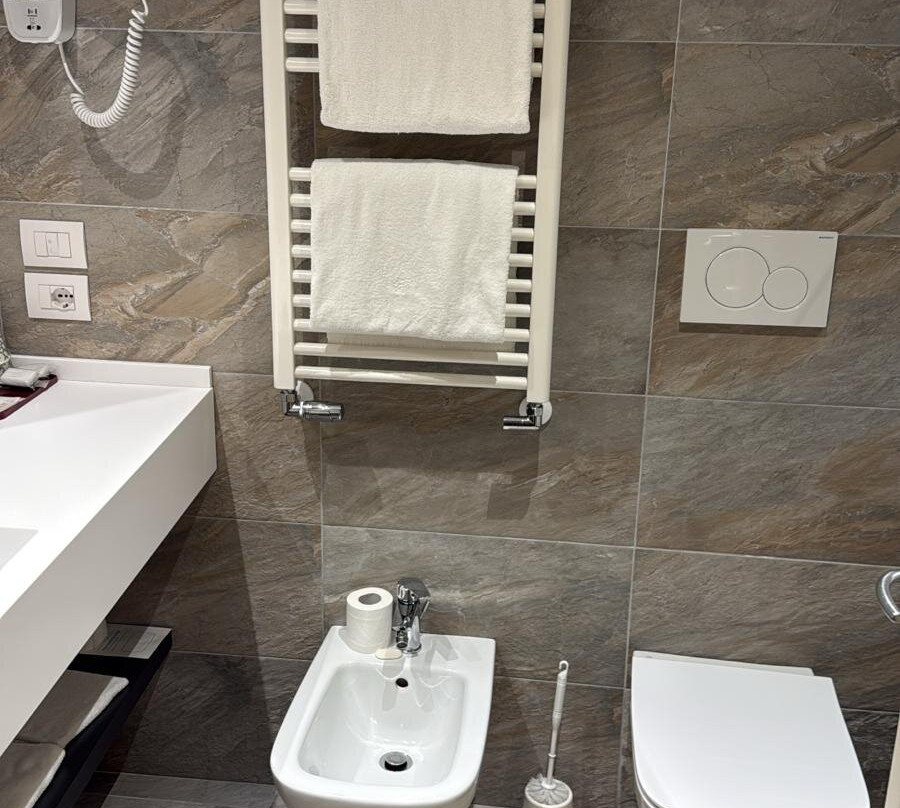 亚历山大酒店 主图