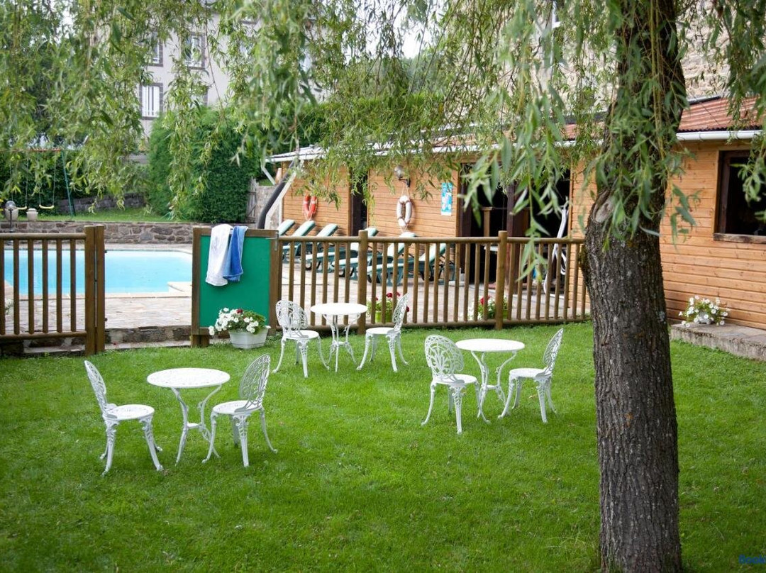 Logis Hôtel Au Petit Breuil主图