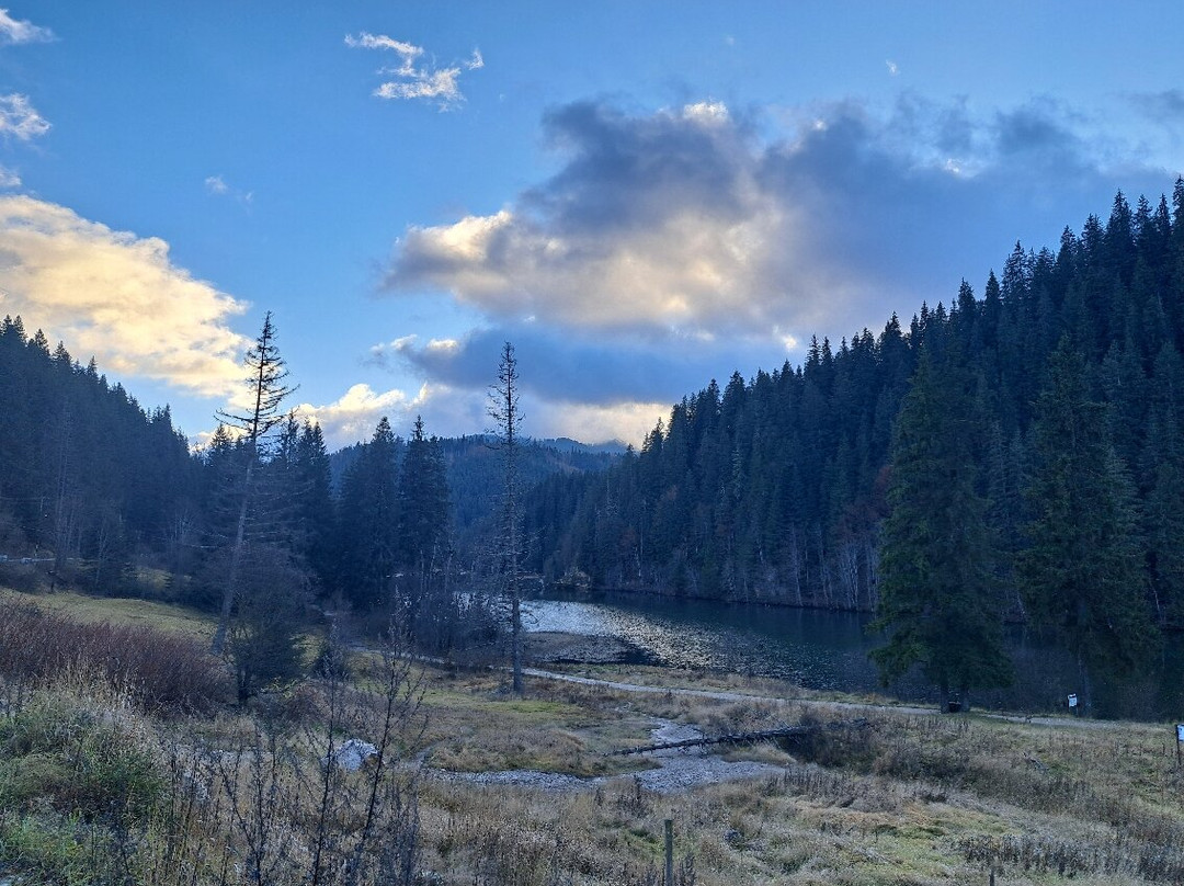 Red Lake-Lacu Rosu必去景点