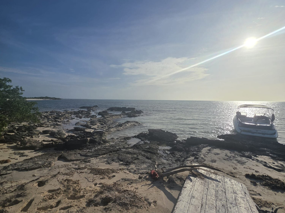 Silly Creek Water Sports-普罗维登西亚莱斯必去景点