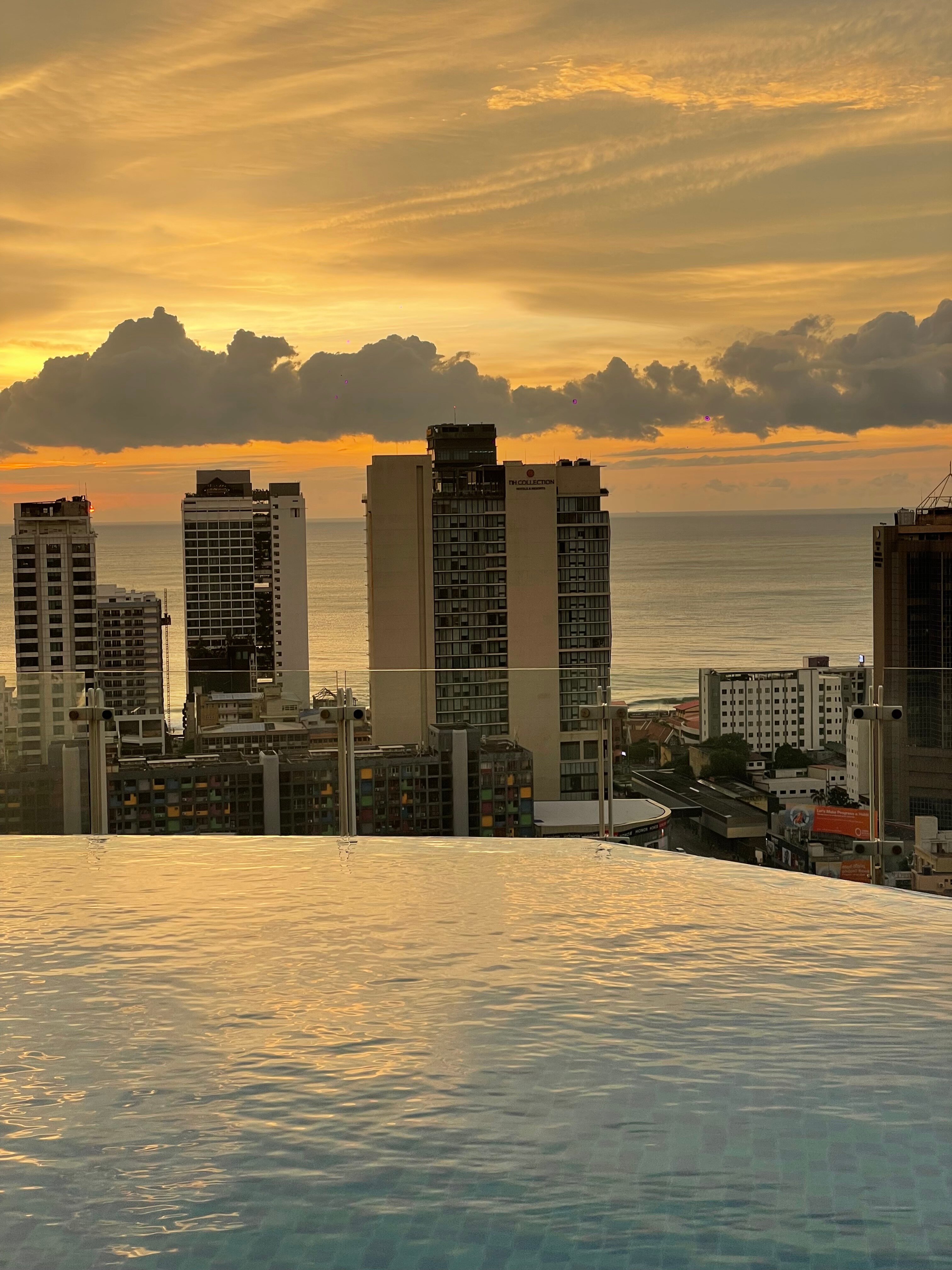 科伦坡肉桂红酒店-泳池