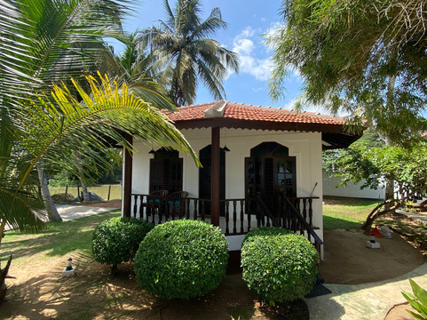 Serenity Beach Cabanas主图