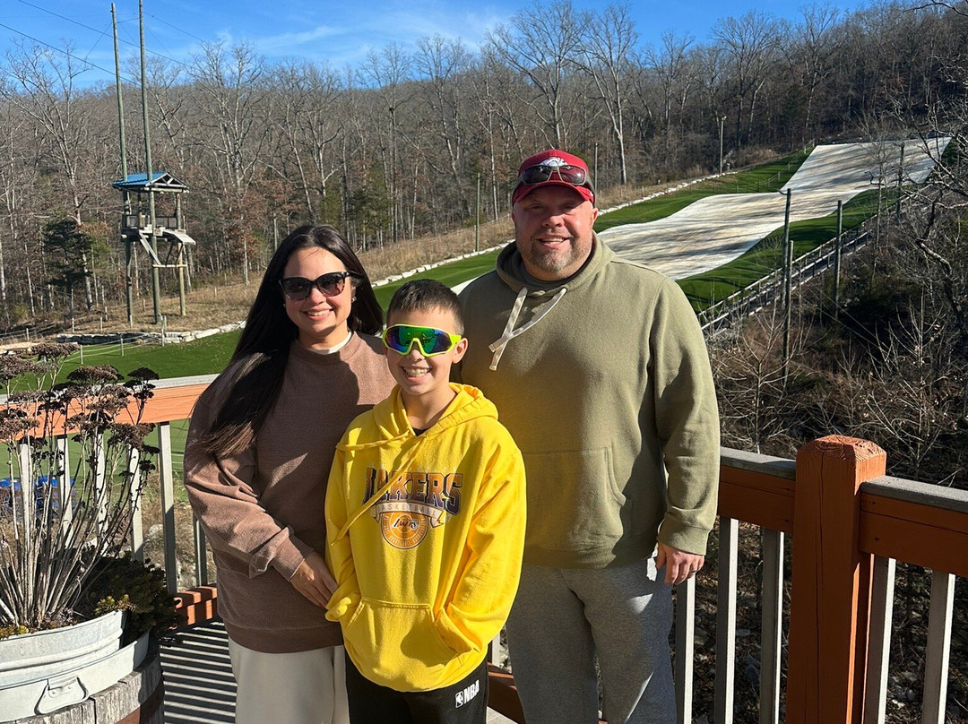 Branson Zipline at Wolfe Mountain-Walnut Shade必去景点