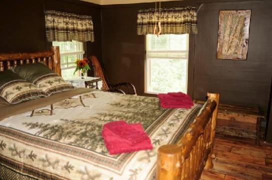 RoosterComb Inn-官方