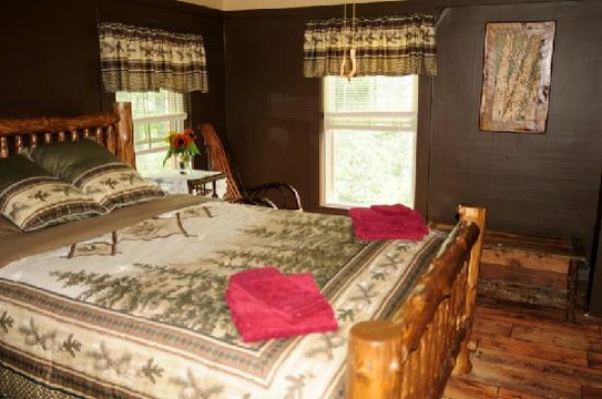 RoosterComb Inn主图