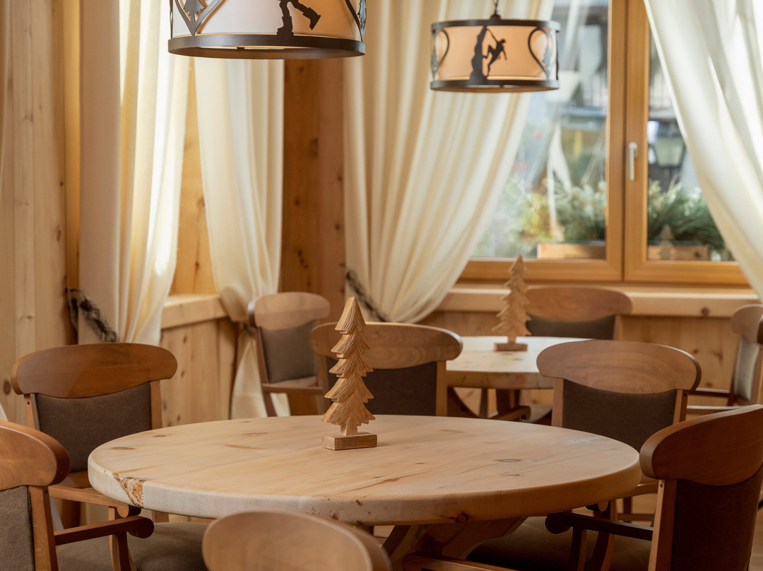 白塔迪皮妮酒店主图