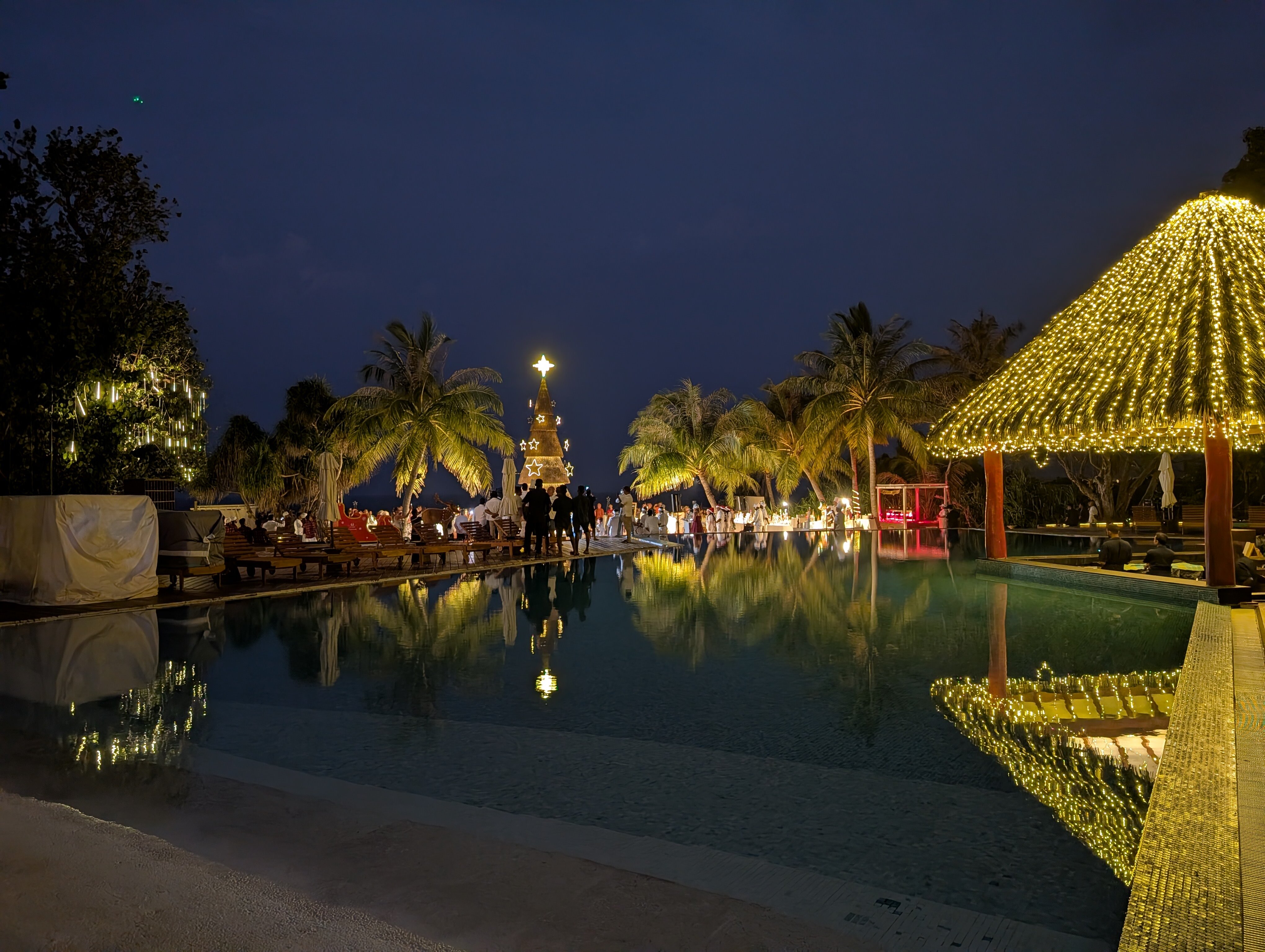 阿达郎精选度假村-美度胡帕鲁岛-泳池