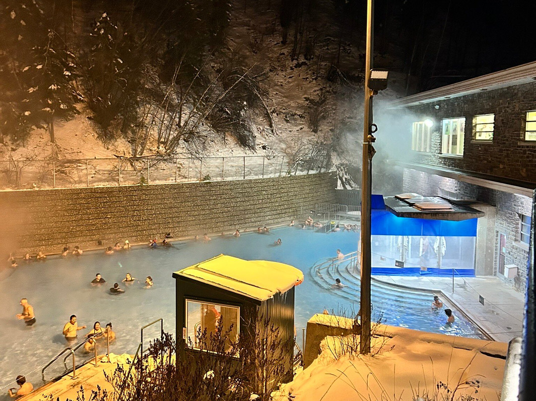 镭温泉村-Radium Hot Springs必去景点