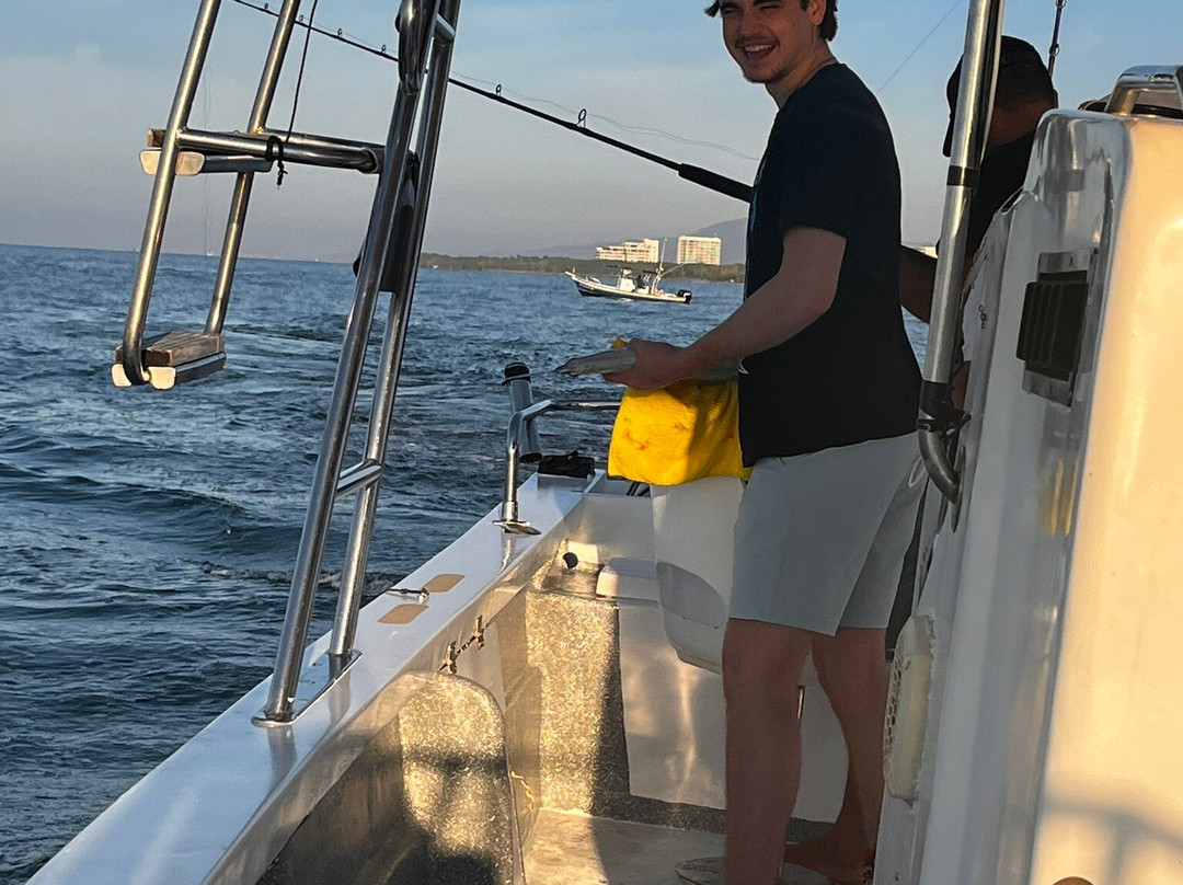 Fishing Rebels-瓦拉塔港必去景点