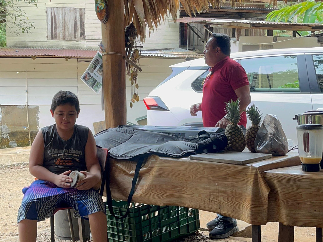 Abel Bustamante - Tour Guide-Manzanillo必去景点