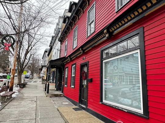 Little Stony Point-冷泉必去景点