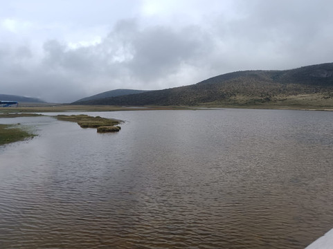 Laguna de Limpiopungo-拉塔昆加必去景点