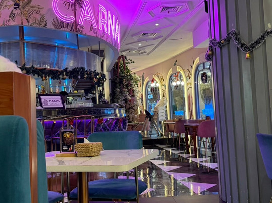 塔尤干广场购物中心-泗水必去景点