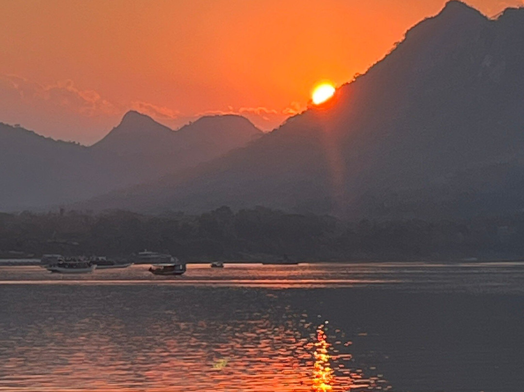 Sa Sa Sunset Cruise-琅勃拉邦必去景点