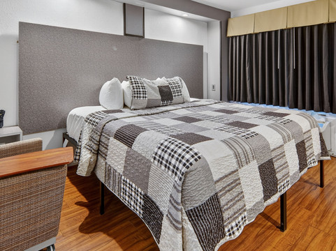 12橡树酒店主图