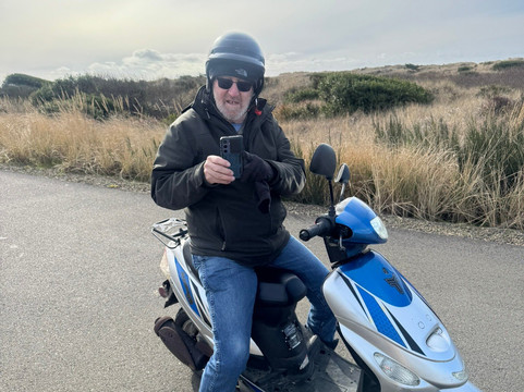 Affordable Mopeds-洋滨市必去景点