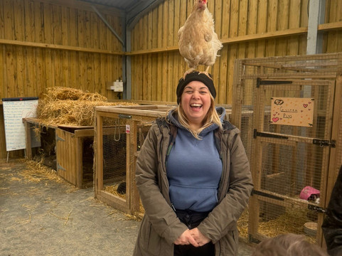 Walking the goats at Lower Coates-巴恩斯利必去景点