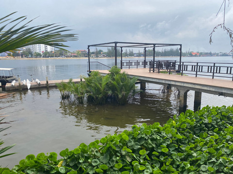 琥珀贡布酒店主图