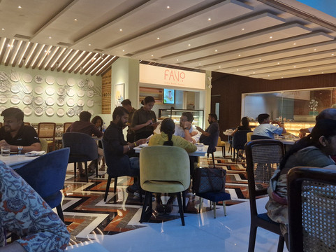 CAG 骄傲酒店主图