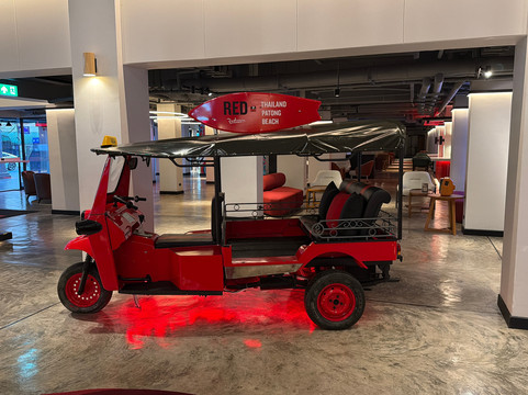 普吉岛芭东海滩丽芮酒店