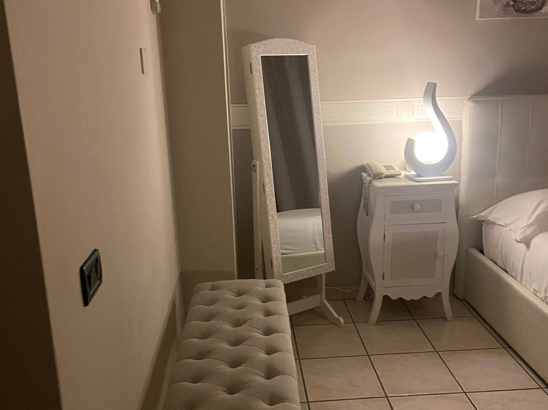 守护神酒店主图