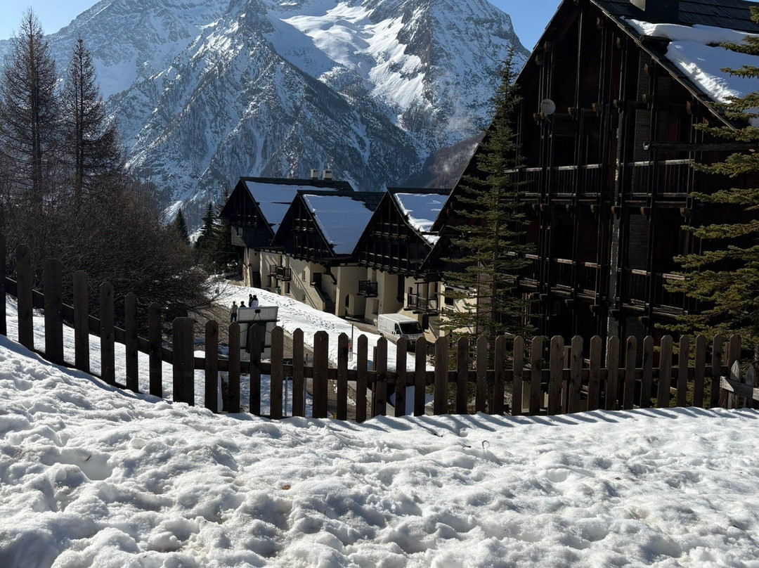 Grange Hike & Ski Sestriere Apartments