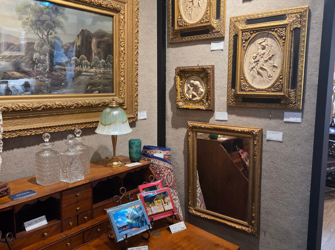 Old State Theatre Antique Mall & Art Gallery-Columbia必去景点