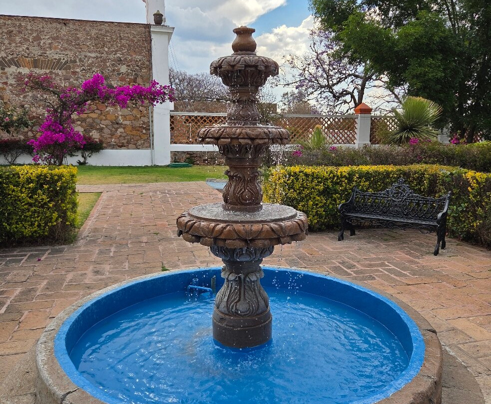 米西翁拉城墙酒店主图