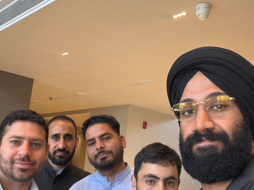 斯利那加萨罗瓦尔门廊酒店主图