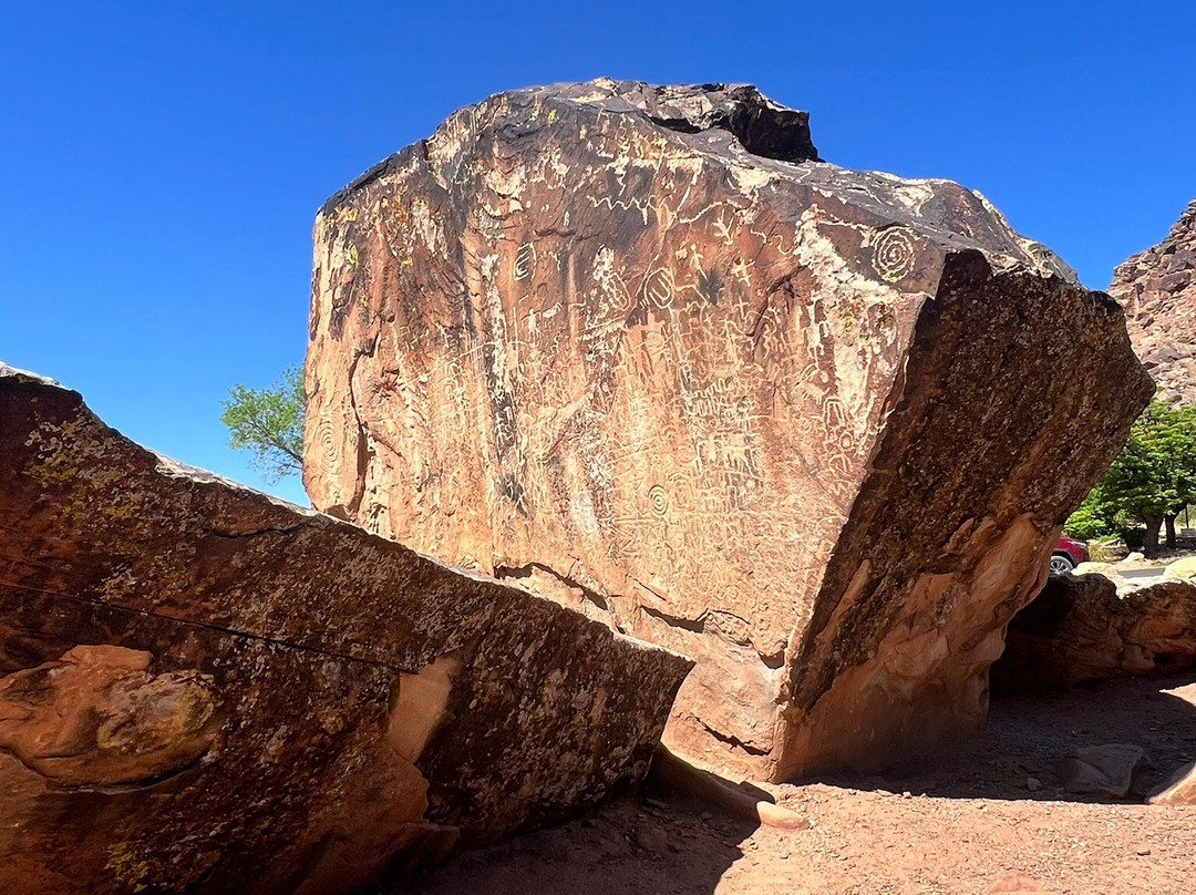 Bloomington Petroglyph Park-圣乔治必去景点