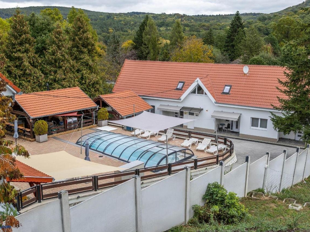 Forras Panzio Es Apartman