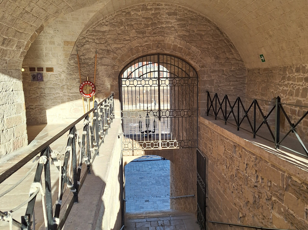 Castello Aragonese-塔兰托必去景点