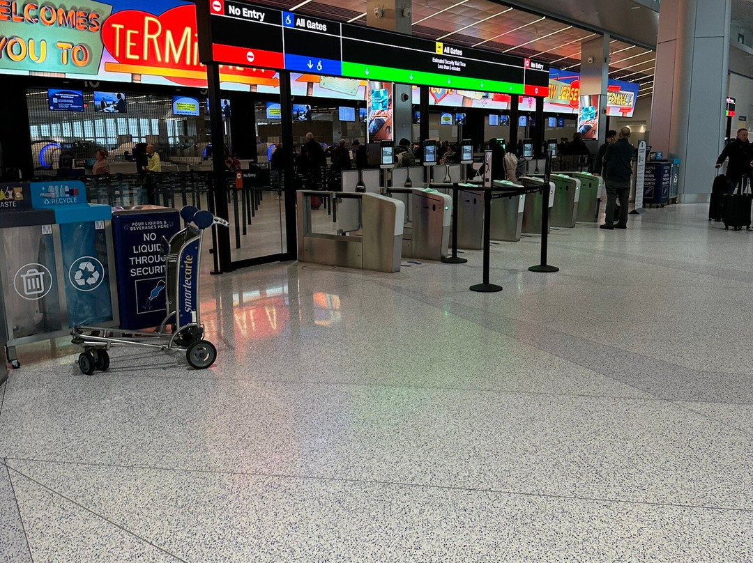 Newark Liberty International Airport - EWR-纽瓦克必去景点