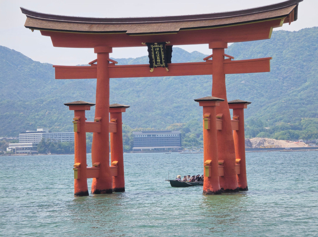 Itsukushima Shrine Torii-廿日市市必去景点