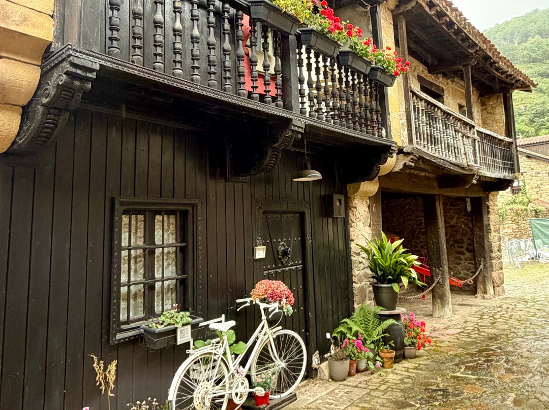 Bárcena Mayor Historic Village-Barcena Mayor必去景点