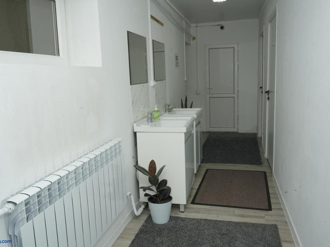 4 season's Hostel
