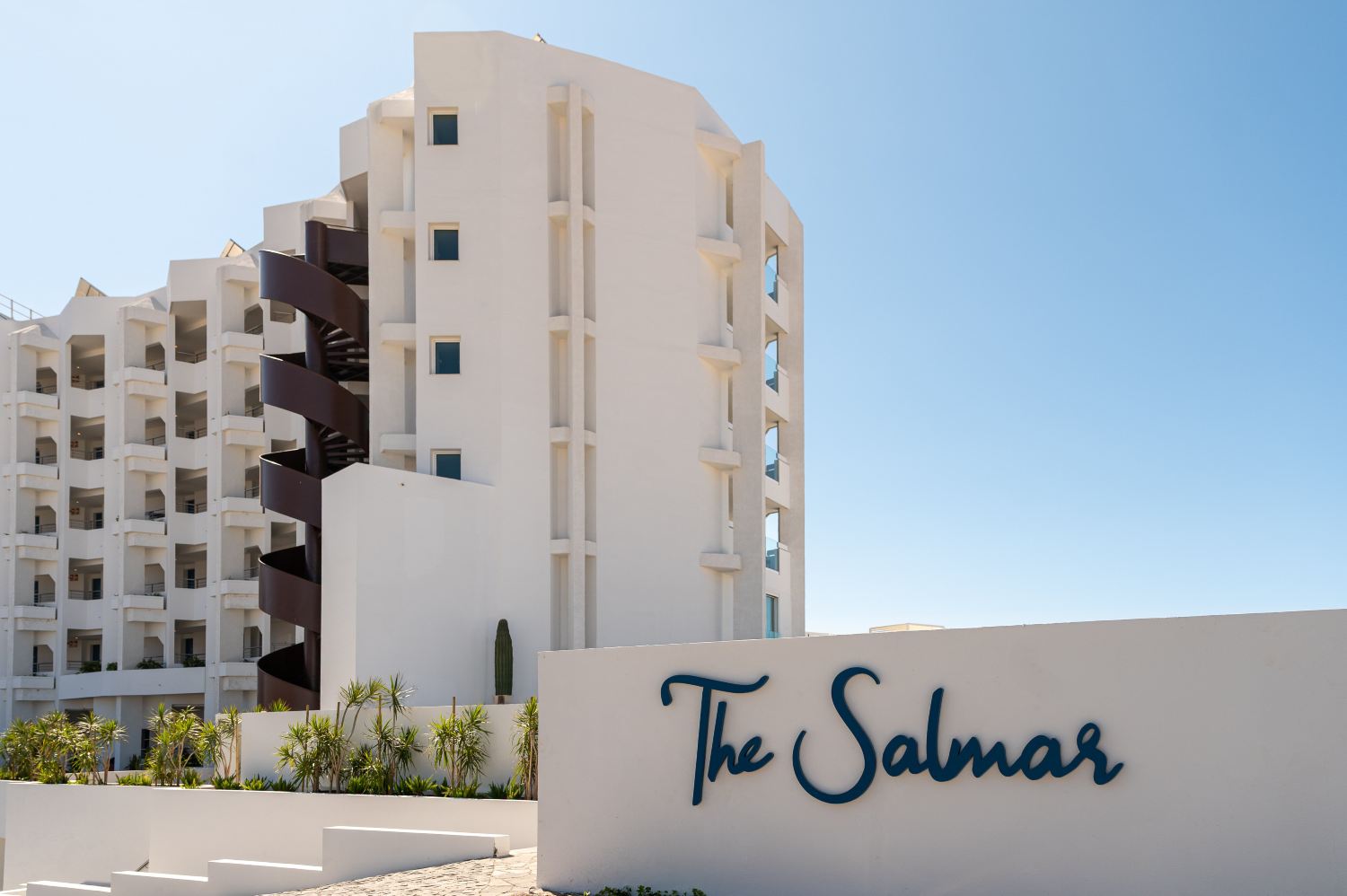 The Salmar - New Opening-旅行者