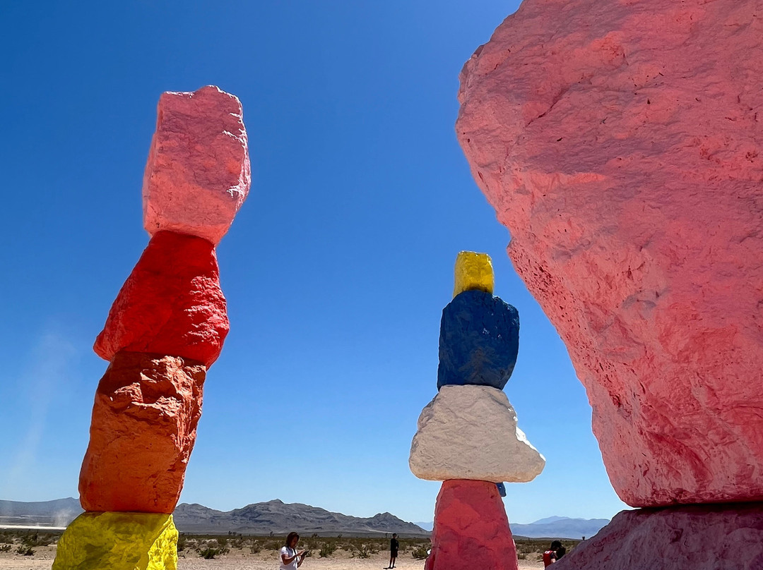 Seven Magic Mountains-Jean必去景点