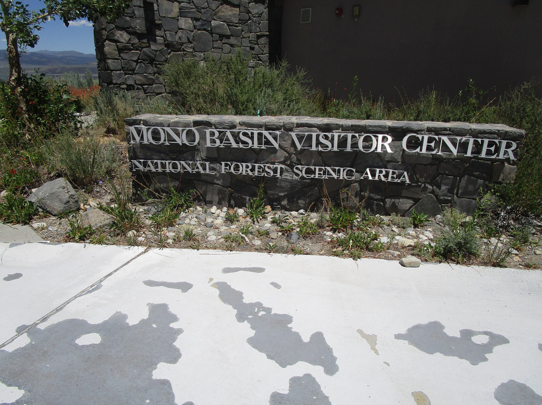 Mono Basin Scenic Area Visitor Center-利韦宁必去景点