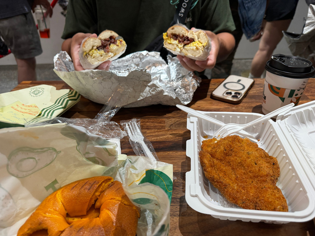 Broad Nosh Bagels