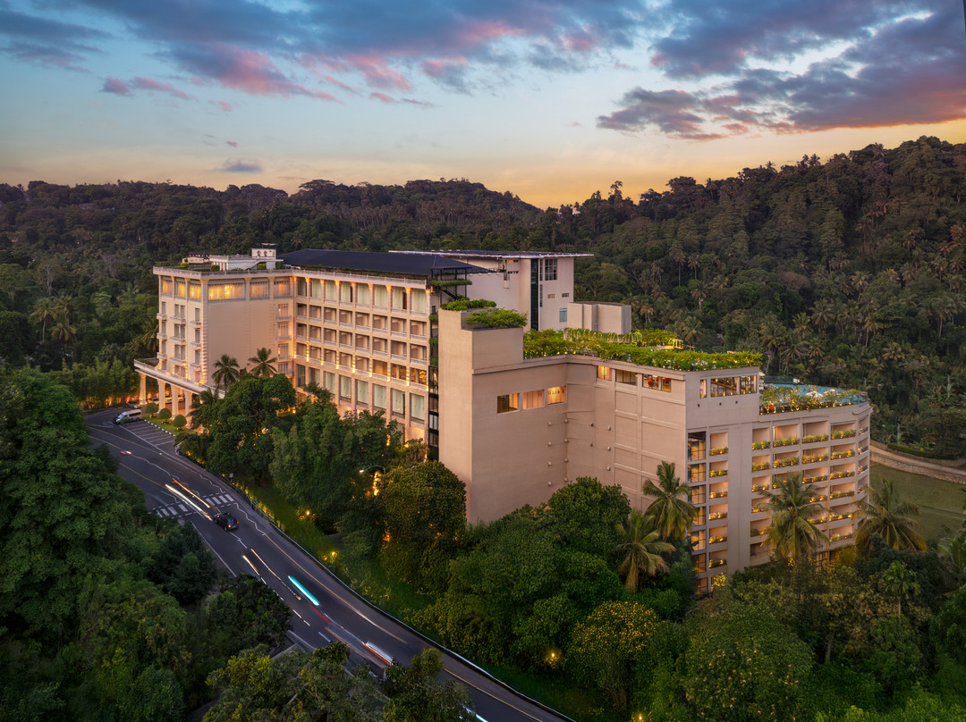 Ampitiya酒店住宿-The Golden Crown Hotel Kandy