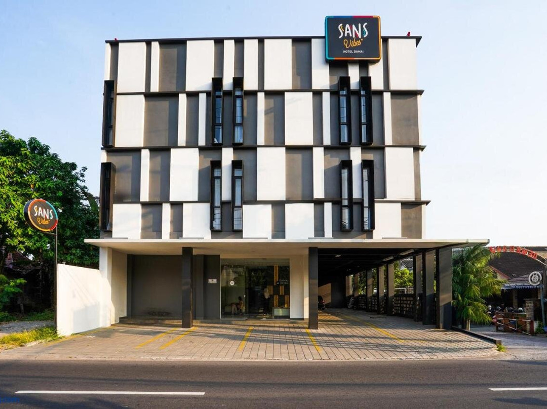 Sans Vibes Hotel Damai Yogyakarta