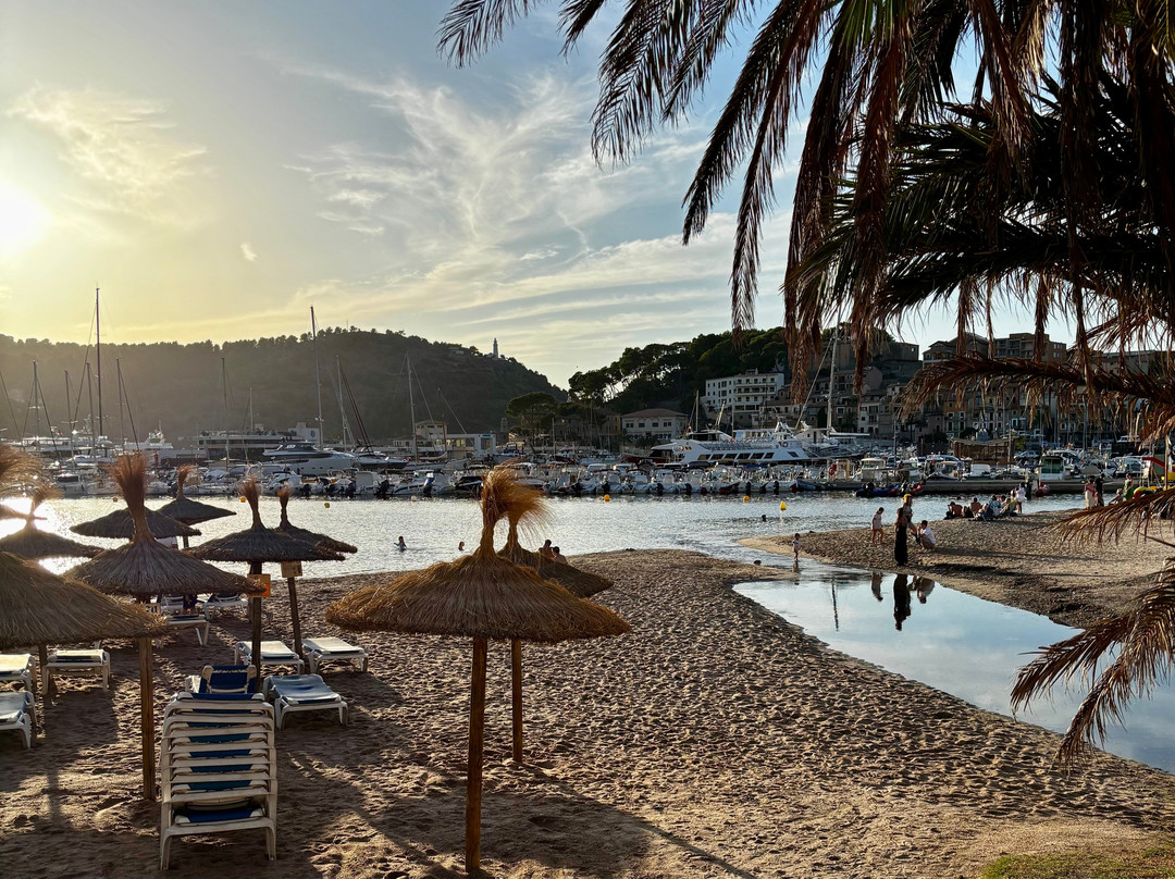 Platja dels Través