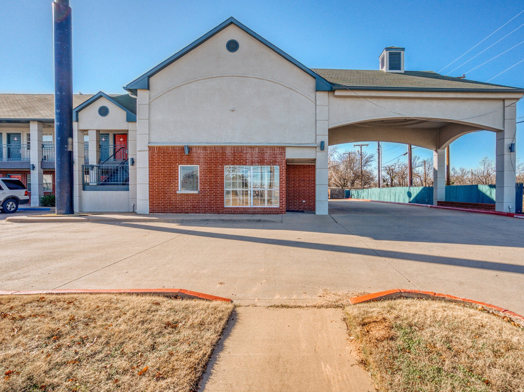 OYO Hotel Wichita Falls I-44 Sheppard Airforce