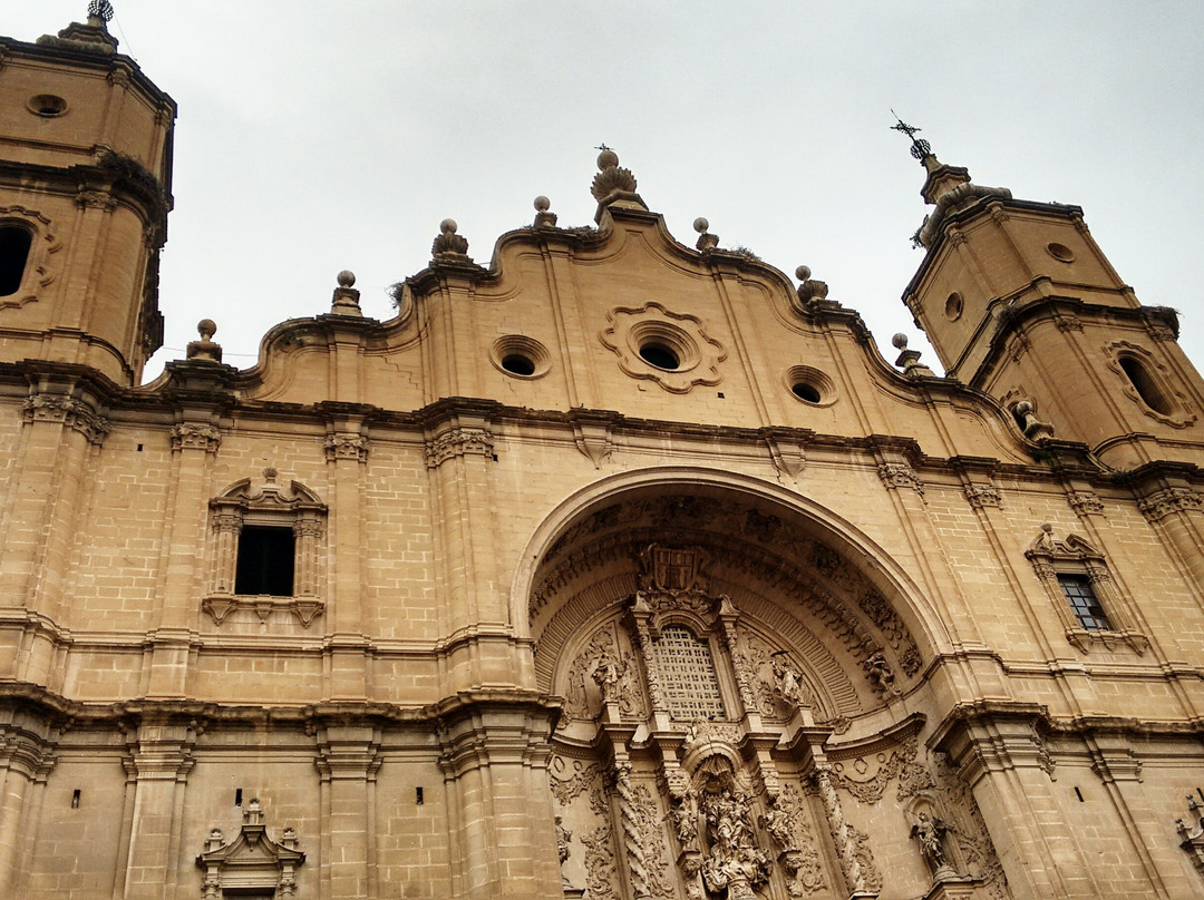 Iglesia de Santa Maria La Mayor景点图片