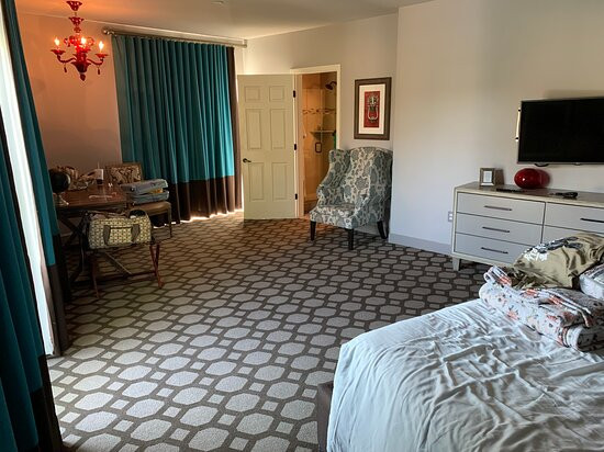 The Chateau at Lake La Quinta主图